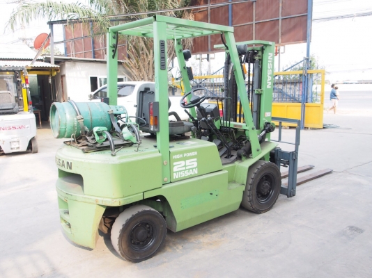 NISSAN JO2A25 เครื่องเบนซิล+แก๊ส เกียร์ธรรมดา เสาสูง3เมตร สนใจติดต่อ083-062-0223(ปอน)