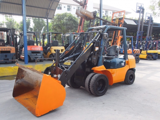 TOYOTA 7SD15 เครื่องดีเซล เกียร์ธรรมดา สนใจติดต่อ 083-062-0223(ปอน)