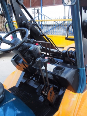 TOYOTA 7SD15 เครื่องดีเซล เกียร์ธรรมดา สนใจติดต่อ 083-062-0223(ปอน)