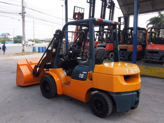 TOYOTA 7SD15 เครื่องดีเซล เกียร์ธรรมดา สนใจติดต่อ 083-062-0223(ปอน)