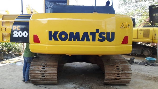 ขายด่วน!! Komatsu PC200-8MO ไมล์ ชม.5,000 สภาพสวยๆค่ะ