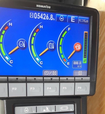 ขายด่วน!! Komatsu PC200-8MO ไมล์ ชม.5,000 สภาพสวยๆค่ะ
