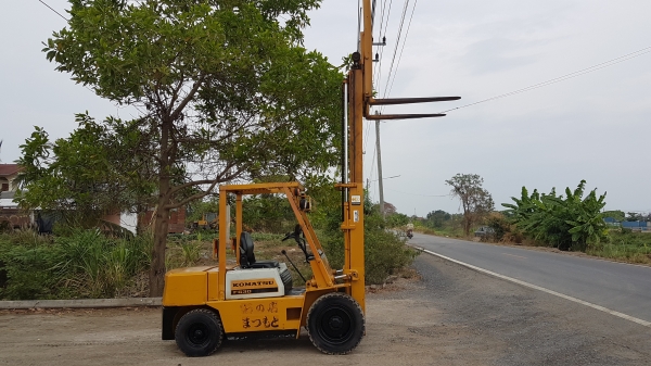 ขายด่วนรถยกKOMATSU FG30-10ยก3ตันยกสูง3เมตรรถนอกเพิ่งนำเข้ามายังไม่เคยใช้งานในเมืองไทยเลย