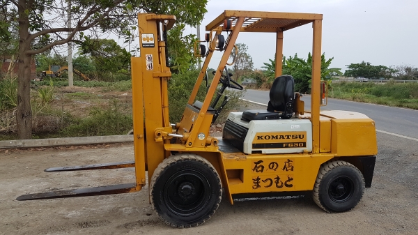 ขายด่วนรถยกKOMATSU FG30-10ยก3ตันยกสูง3เมตรรถนอกเพิ่งนำเข้ามายังไม่เคยใช้งานในเมืองไทยเลย