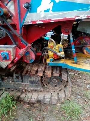 ขายรถเกี่ยวข้าว เครื่อง195เทอร์โบ ตัวเดิน10 ปั้มไดกิ้น23 สภาพพร้อมใช้งาน ราคา300,000 สนใจโทร 090-8588220คุณนะ 093-3258446คุณบิว เว็บไซต์ส่วนตัว www.narong2truck.com www.truck.in.th/498 ID: narong498 ID: 0933258446 เพจ Facebook ณรงค์ ซื้อขายรถมือสอง กลุ่ม