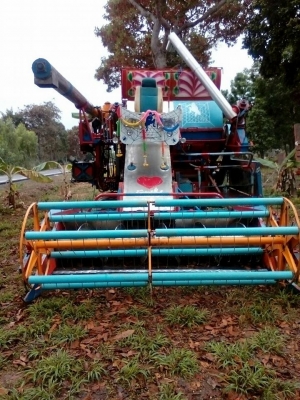 ขายรถเกี่ยวข้าว เครื่อง195เทอร์โบ ตัวเดิน10 ปั้มไดกิ้น23 สภาพพร้อมใช้งาน ราคา300,000 สนใจโทร 090-8588220คุณนะ 093-3258446คุณบิว เว็บไซต์ส่วนตัว www.narong2truck.com www.truck.in.th/498 ID: narong498 ID: 0933258446 เพจ Facebook ณรงค์ ซื้อขายรถมือสอง กลุ่ม