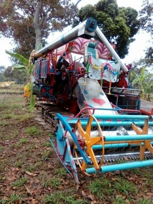 ขายรถเกี่ยวข้าว เครื่อง195เทอร์โบ ตัวเดิน10 ปั้มไดกิ้น23 สภาพพร้อมใช้งาน ราคา300,000 สนใจโทร 090-8588220คุณนะ 093-3258446คุณบิว เว็บไซต์ส่วนตัว www.narong2truck.com www.truck.in.th/498 ID: narong498 ID: 0933258446 เพจ Facebook ณรงค์ ซื้อขายรถมือสอง กลุ่ม