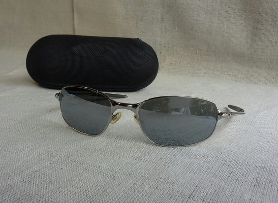 แว่นตาอเมริกันแฮนด์เมด &#039;นักบินกึ่งสปอร์ต&#039; ไร้เทียมทาน!  Authentic Oakley handmade in USA  บิ๊กไซซ์!  ตัวแท้!  จริงใจ-ไม่จิงโจ้!