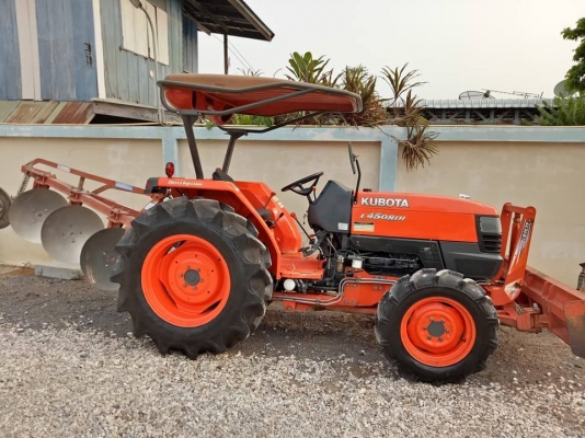คูโบต้า L4508DI 4 WD 817 ชั่วโมง สีเดิมๆโรงงาน เล่มพร้อม ผลิตประเทศญี่ปุ่น..ใบมีดดันหน้า ผานบุก  สีเดิมๆโรงงาน