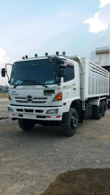 ขายครับ Hino Maca 380 แรง ปี 56 แม่+ลูก สภาพพร้อมใช้งาน เอกสารเล่มทะเบียนพร้อมโอน ราคา 2,690,000 ต่อ