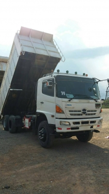 ขายครับ Hino Maca 380 แรง ปี 56 แม่+ลูก สภาพพร้อมใช้งาน เอกสารเล่มทะเบียนพร้อมโอน ราคา 2,690,000 ต่อ