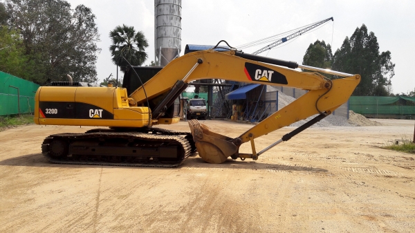 ขายครับ CAT320D สเปกญี่ปุ่น8พัน ชม.ซีเรียนสูง 9พันกว่าปลายๆ รถสภาพสวยจัด85\%ช่วง ล่างแถบไม่ได้เดิน เลยครับ เอกสารเล่มทะเบียนพร้อมโอน ครับ089-7088772