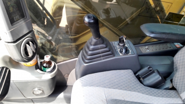 ขายครับ CAT320D สเปกญี่ปุ่น8พัน ชม.ซีเรียนสูง 9พันกว่าปลายๆ รถสภาพสวยจัด85\%ช่วง ล่างแถบไม่ได้เดิน เลยครับ เอกสารเล่มทะเบียนพร้อมโอน ครับ089-7088772