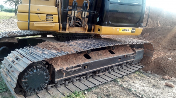 ขายครับ CAT320D สเปกญี่ปุ่น8พัน ชม.ซีเรียนสูง 9พันกว่าปลายๆ รถสภาพสวยจัด85\%ช่วง ล่างแถบไม่ได้เดิน เลยครับ เอกสารเล่มทะเบียนพร้อมโอน ครับ089-7088772