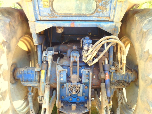 ขายรถไถ FORD 8210 ใบมีดดันหน้า เอกสารอินวอย ราคา 550000