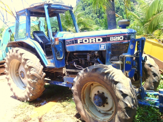 ขายรถไถ FORD 8210 ใบมีดดันหน้า เอกสารอินวอย ราคา 550000