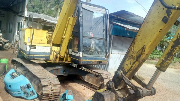 ขายเหมา 2 รายการรถแบคโฮกับรถ 6 ล้อท้ายลาด KOBELCO SK60-/// พร้อมรถบรรทุกมิตซู 6 ล้อท้ายลาด ราคา 6500 ขายเหมา 2 รายการรถแบคโฮกับรถ 6 ล้อท้ายลาด KOBELCO SK60-/// พร้อมรถบรรทุกมิตซู 6 ล้อท้ายลาด ราคา 6500