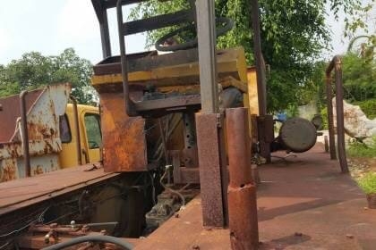 ขาย 220,000 บาท รถบด 9 ล้อ SINGTHAI เครื่อง คัมมินส์ 4 สูบ รถจอดนานต้องเช็คสภาพหน่อย เอกสารชุดประมูลครับ  รถอยู่ จ.อุดรธานี โทร&amp;ไอดีไลน์ 0610710295