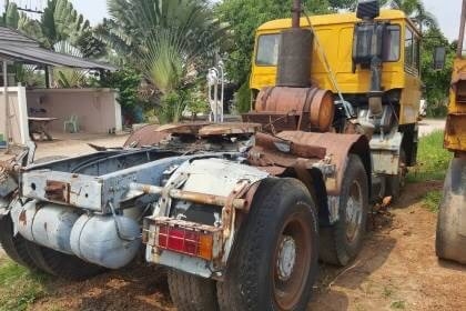 ขาย195,000 ตามสภาพ 10 ล้อ หัวลาก DAF 2 เพลา เครื่องเสีย ไม่มีเกียร์ ช่วงล่างครบ เอกสารชุดประมูล  รถอยู่ จ.อุดรธานี โทร&amp;ไอดีไลน์ 0610710295