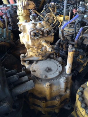 โป๊ะสวิง KOMATSU PC 200-5 เก่า ราคา 70,000 บาท