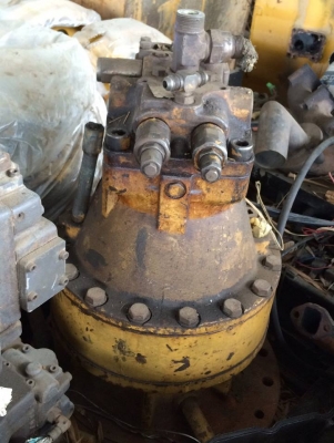 โป๊ะสวิง CAT 320 เก่า ราคา 130,000 บาท