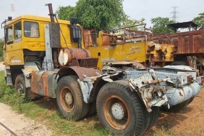 ขาย195,000 ตามสภาพ 10 ล้อ หัวลาก DAF 2 เพลา เครื่องเสีย ไม่มีเกียร์ ช่วงล่างครบ เอกสารชุดประมูล  รถอยู่ จ.อุดรธานี โทร 098-1862844 ไอดีไลน์ ja5657