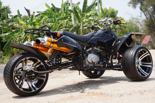 ขาย รถแต่ง 3 ล้อ เครื่อง 150 cc สตาร์ทมือ  มีเกียร์ถอย รถสวยเครื่องดีมาก