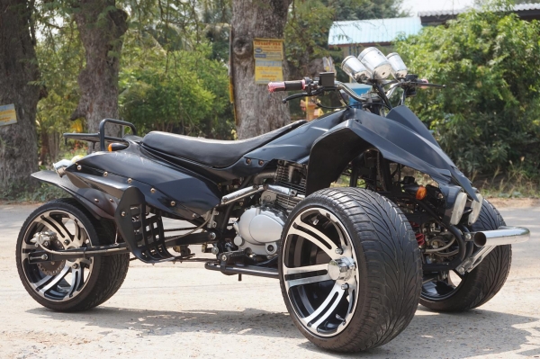 ขาย รถแต่ง 3 ล้อ เครื่อง 150 cc สตาร์ทมือ  มีเกียร์ถอย รถสวยเครื่องดีมาก