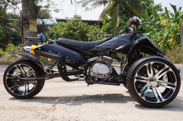 ขาย รถแต่ง 3 ล้อ เครื่อง 150 cc สตาร์ทมือ  มีเกียร์ถอย รถสวยเครื่องดีมาก