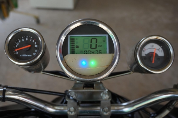 ขาย รถแต่ง 3 ล้อ เครื่อง 150 cc สตาร์ทมือ  มีเกียร์ถอย รถสวยเครื่องดีมาก