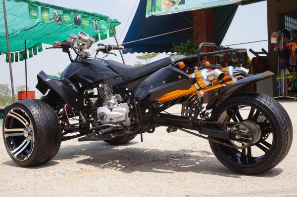 ขาย รถแต่ง 3 ล้อ เครื่อง 150 cc สตาร์ทมือ  มีเกียร์ถอย รถสวยเครื่องดีมาก