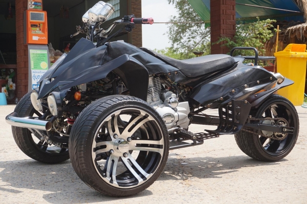 ขาย รถแต่ง 3 ล้อ เครื่อง 150 cc สตาร์ทมือ  มีเกียร์ถอย รถสวยเครื่องดีมาก