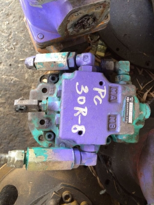 โป๊ะสวิง KOMATSU PC 30R-8 เก่าญี่ปุ่น ราคา 30,000 บาท