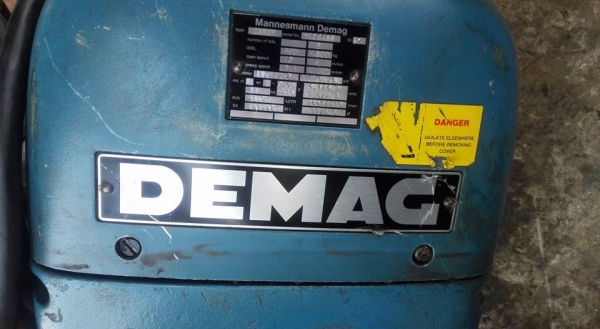 ** ไปอยู่เชียงใหม่ ** รอกโซ่ไฟฟ้าเยอรมัน DEMAG 1000 kg โซ่ยาว 3 m ไฟ 380V พร้อมใช้งาน ** ไปอยู่เชียงใหม่ ** รอกโซ่ไฟฟ้าเยอรมัน DEMAG 1000 kg โซ่ยาว 3 m ไฟ 380V พร้อมใช้งาน