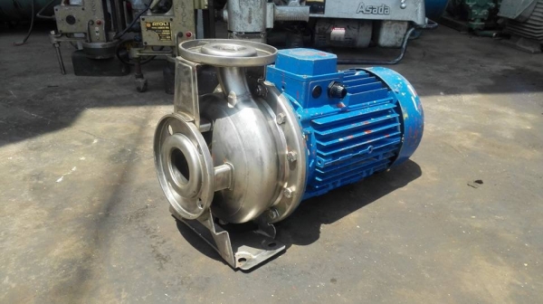 ** ไปอยู่เมืองจัน ** ปั้มน้ำหัวสแตนเลสอิตาลี่ EBARA ขนาด 7.5 HP ท่อ 2.5&quot;- 2&quot; ไฟ 380V พร้อมใช้งาน
