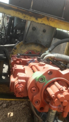 ขายรถขุดแบ็คโฮ ชูมิตโตโม่  .เล่มทะเบียน เครื่องปั้มดี ช่าวงล่างโช่ บูช พอใช้ได้ ทำงานดี ปั้มเพิ่งเปลื่ยนใหม่ทั้งลูก 290,000บ. ช่วงล่างโช่บูช พอใช้ สนใจ 0835601591 หรือ0903494058 ปั้มสีส้ม เป็นปั้มที่เปลื่ยนใหม่ ราคา 90000