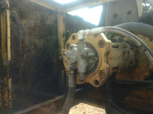 ขายรถขุดแบ็คโฮ ชูมิตโตโม่  .เล่มทะเบียน เครื่องปั้มดี ช่าวงล่างโช่ บูช พอใช้ได้ ทำงานดี ปั้มเพิ่งเปลื่ยนใหม่ทั้งลูก 290,000บ. ช่วงล่างโช่บูช พอใช้ สนใจ 0835601591 หรือ0903494058 ปั้มสีส้ม เป็นปั้มที่เปลื่ยนใหม่ ราคา 90000