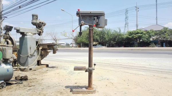 สว่านแท่นญี่ปุ่น KITO รุ่นคอยาว 160 cm เจาะ 19 mm ไฟ 220V พร้อมใช้งาน