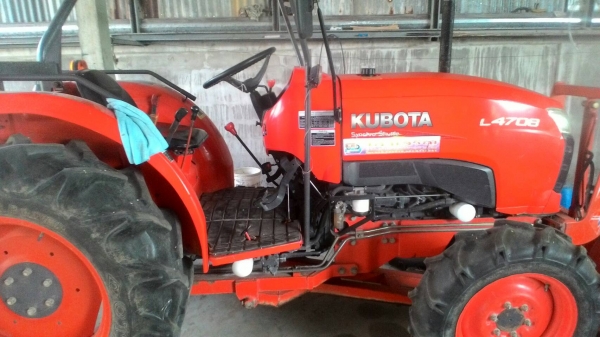 รถไถ 47 แรง อุปกร 3 อย่าง ผานหน้า+ผานหลัง+โลตาลี   รถปี 56   ช.ม 1800 นิดฯฯ   พร้อมลุยงาน ราคาเบา ฯ   415000 บาท ทะเบียนพร้อม  ดุรถที  อ.ราษีไศล จ.ศรีสะเกษ    วันทูคอล 098 668-3479 dtac 094 283-9369 สิทธิ์ คับ