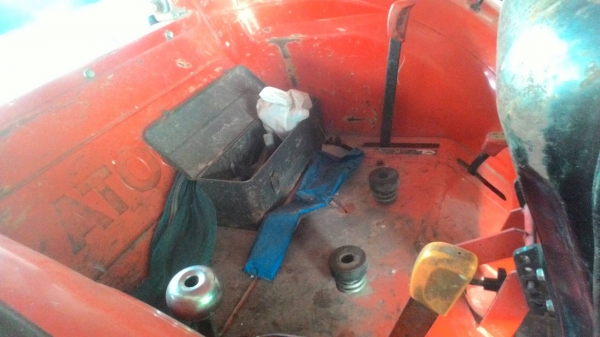 รถไถ 47 แรง อุปกร 3 อย่าง ผานหน้า+ผานหลัง+โลตาลี   รถปี 56   ช.ม 1800 นิดฯฯ   พร้อมลุยงาน ราคาเบา ฯ   415000 บาท ทะเบียนพร้อม  ดุรถที  อ.ราษีไศล จ.ศรีสะเกษ    วันทูคอล 098 668-3479 dtac 094 283-9369 สิทธิ์ คับ