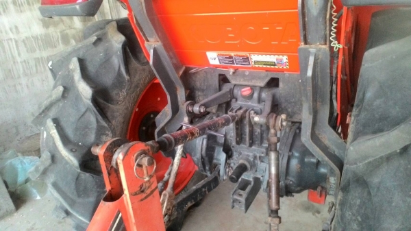 รถไถ 47 แรง อุปกร 3 อย่าง ผานหน้า+ผานหลัง+โลตาลี   รถปี 56   ช.ม 1800 นิดฯฯ   พร้อมลุยงาน ราคาเบา ฯ   415000 บาท ทะเบียนพร้อม  ดุรถที  อ.ราษีไศล จ.ศรีสะเกษ    วันทูคอล 098 668-3479 dtac 094 283-9369 สิทธิ์ คับ