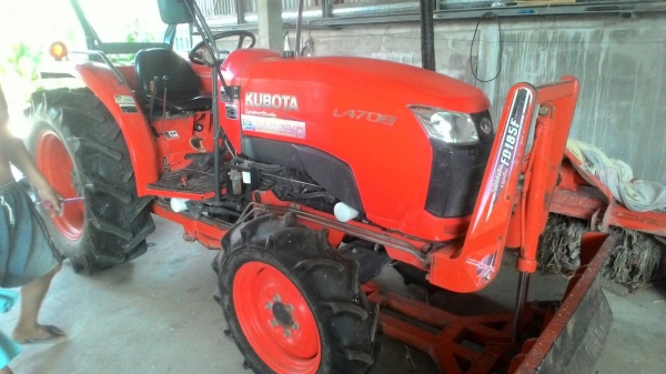 รถไถ 47 แรง อุปกร 3 อย่าง ผานหน้า+ผานหลัง+โลตาลี   รถปี 56   ช.ม 1800 นิดฯฯ   พร้อมลุยงาน ราคาเบา ฯ   415000 บาท ทะเบียนพร้อม  ดุรถที  อ.ราษีไศล จ.ศรีสะเกษ    วันทูคอล 098 668-3479 dtac 094 283-9369 สิทธิ์ คับ