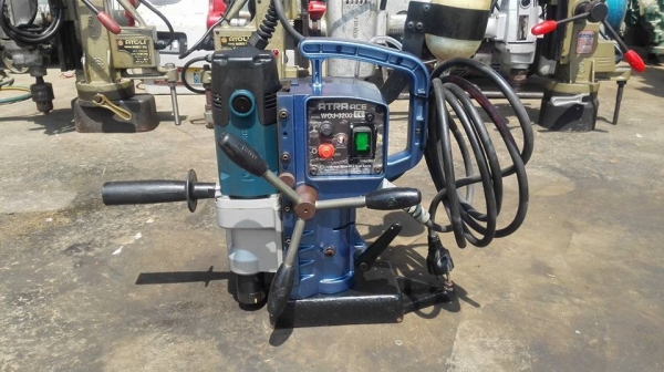 ** ไปอยู่สกล ** สว่านแม่เหล็กญี่ปุ่น NITTO ATRA ace MODEL WOJ-3200 ( JET-BROACH) ไฟ 220V พร้อมใช้งาน