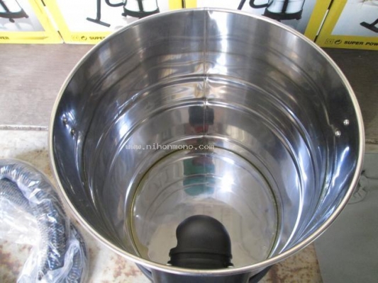 เครื่องดูดผุ่น รุ่น : VAC-30L เครื่องดูดฝุ่น ราคา 2,900 บาท รหัสสินค้า : 81004700 www.nihonmono.com