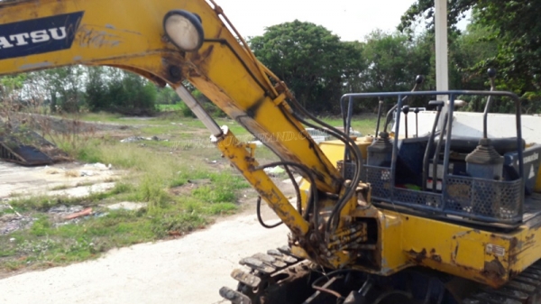 Komatsu pc20-6 มีอินวอยซ์