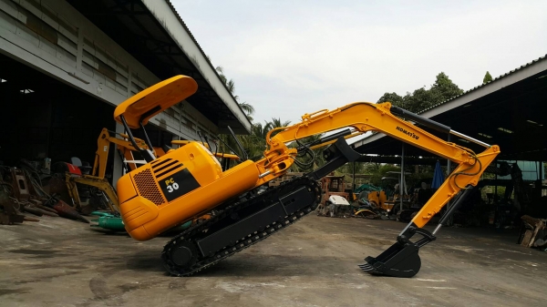 ขาย รถขุด KOMATSU รุ่น PC30-7- มือสองญี่ปุ่น แทรกเหล็ก สลัก บูท เอวแน่น 100\% คันนี้ มีไลน์กระแทก ระบบดี ทำงานไว เพิ่งเข้ามา สวยพร้อมใช้งาน มือถือ/LINE ID: 0818753444