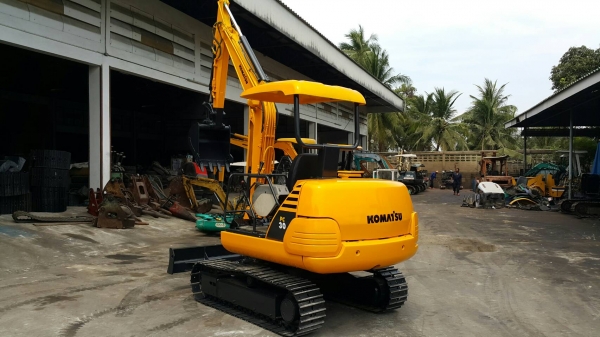 ขาย รถขุด KOMATSU รุ่น PC30-7- มือสองญี่ปุ่น แทรกเหล็ก สลัก บูท เอวแน่น 100\% คันนี้ มีไลน์กระแทก ระบบดี ทำงานไว เพิ่งเข้ามา สวยพร้อมใช้งาน มือถือ/LINE ID: 0818753444