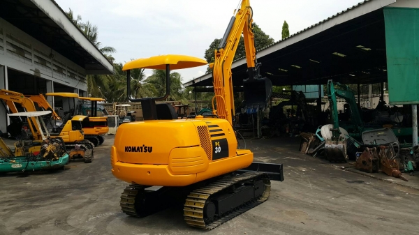 ขาย รถขุด KOMATSU รุ่น PC30-7- มือสองญี่ปุ่น แทรกเหล็ก สลัก บูท เอวแน่น 100\% คันนี้ มีไลน์กระแทก ระบบดี ทำงานไว เพิ่งเข้ามา สวยพร้อมใช้งาน มือถือ/LINE ID: 0818753444