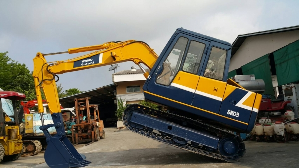 ขาย รถขุด KOBELCO รุ่น SK03  มือสองญี่ปุ่น ขนาดเทียบเท่า PC60 ปั้มนิ้ว คอนโทรลน้ำมัน ทำงานไว แรงดี เครื่องอีซูซุ 4JB1 มือถือ/LINE ID : 0818753444