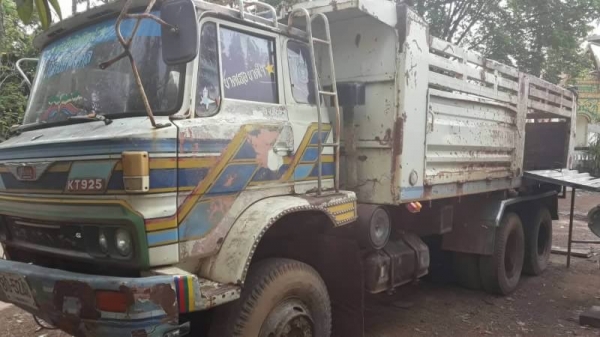 ขาย 385,000 HINO KT925 ( 2 เพลา ช่วงล่าง ZM8 น้อต เบรคแห้ง ) เครื่อง EP100-TUBO 320 แรง 7 เกียร์ ดั้ ขาย 385,000 HINO KT925 ( 2 เพลา ช่วงล่าง ZM8 น้อต เบรคแห้ง ) เครื่อง EP100-TUBO 320 แรง 7 เกียร์ ดั้